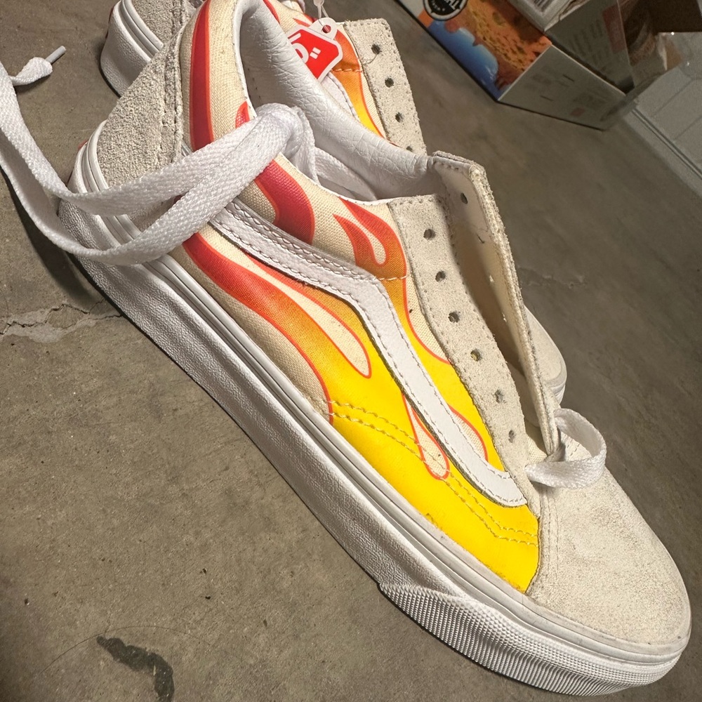 White flame vans